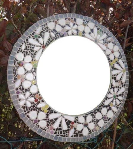 Support miroir décoré avec des embellissements en céramique